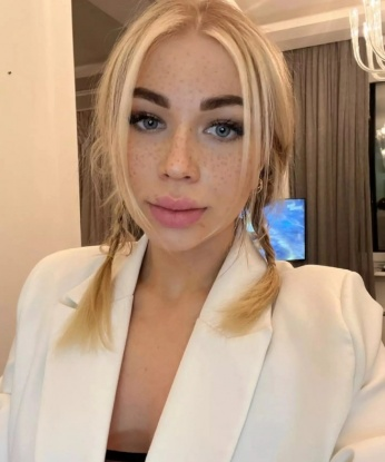 Наташа, 24